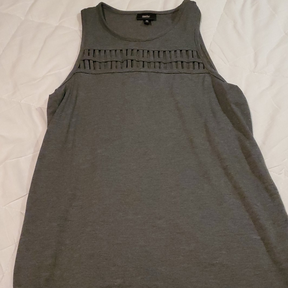 Cute gray top